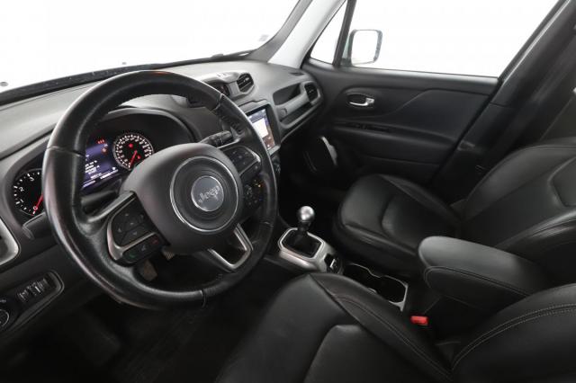 Jeep Renegade image 3