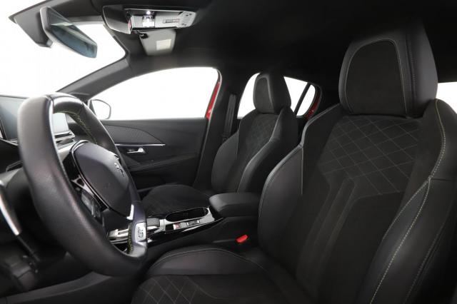Peugeot 208 image 8