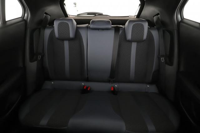 Peugeot 2008 image 3