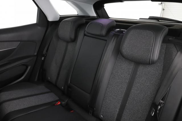Peugeot 3008 image 6