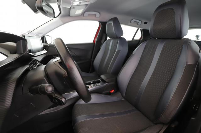 Peugeot 2008 image 2