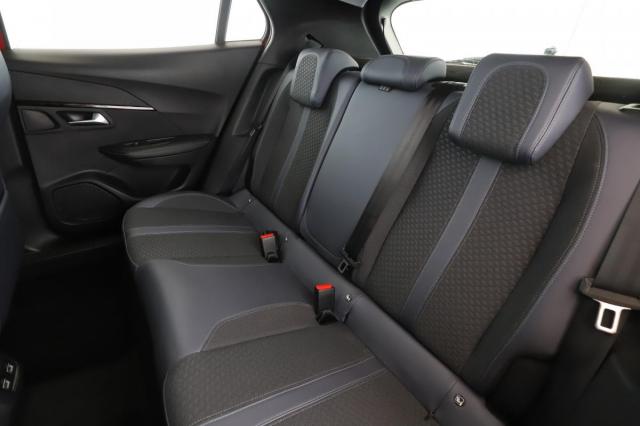 Peugeot 2008 image 1