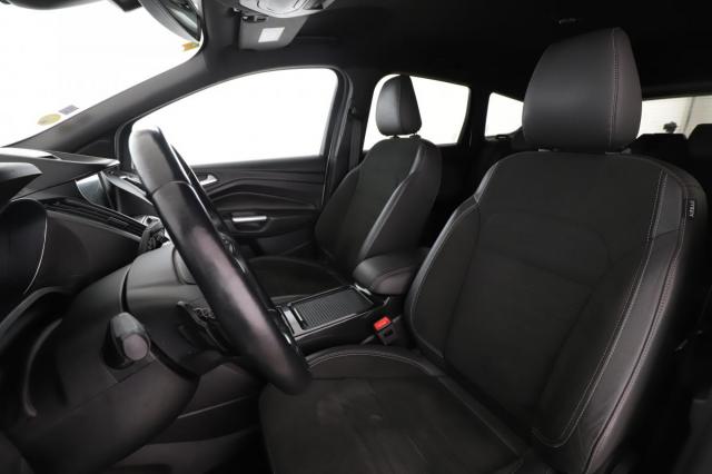 Ford Kuga image 2