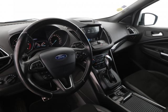 Ford Kuga image 7