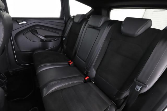Ford Kuga image 9