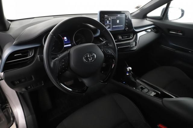 Toyota C-Hr image 8