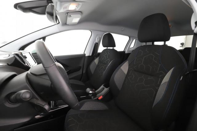 Peugeot 2008 image 2