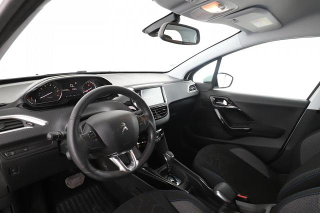 Peugeot 2008 image 8