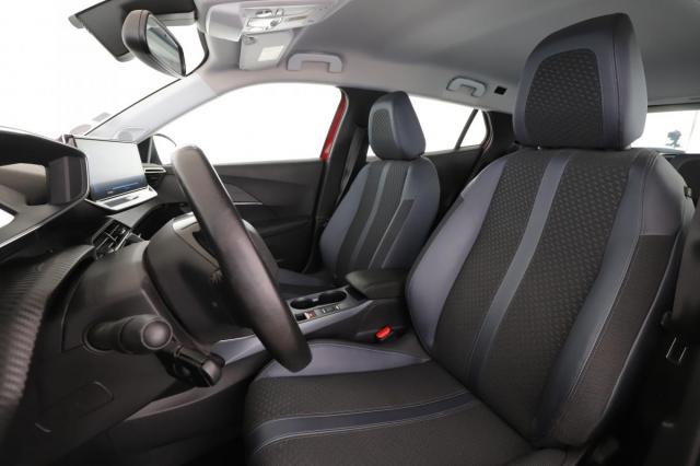 Peugeot 2008 image 3