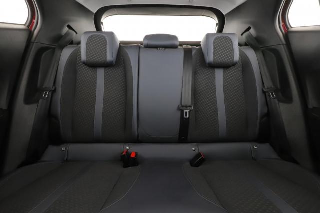 Peugeot 2008 image 2