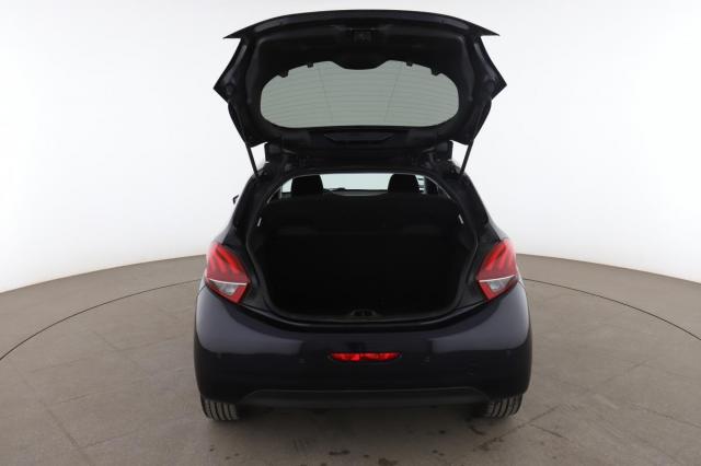 Peugeot 208 image 9