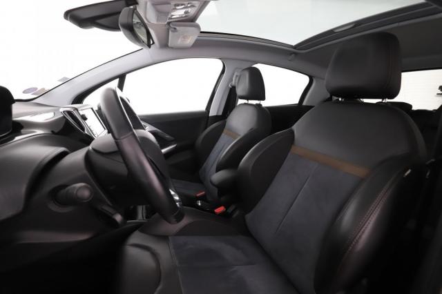 Peugeot 208 image 5