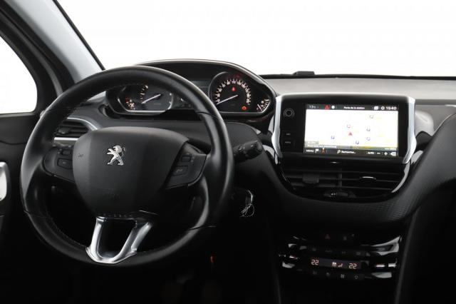 Peugeot 2008 image 8