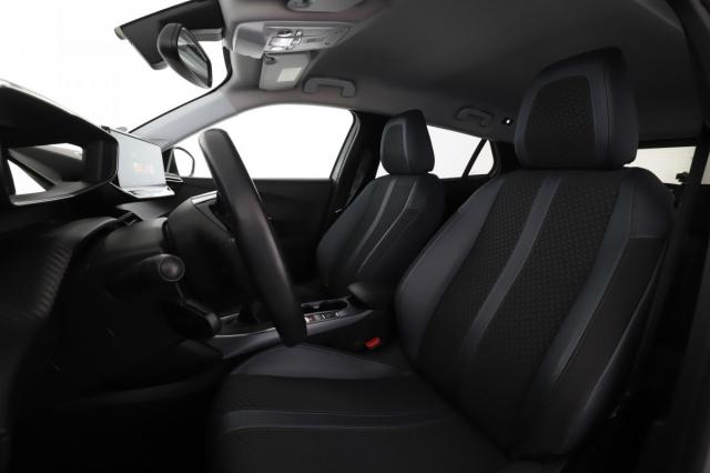 Peugeot 2008 image 1