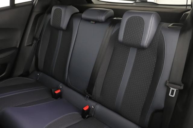 Peugeot 2008 image 5