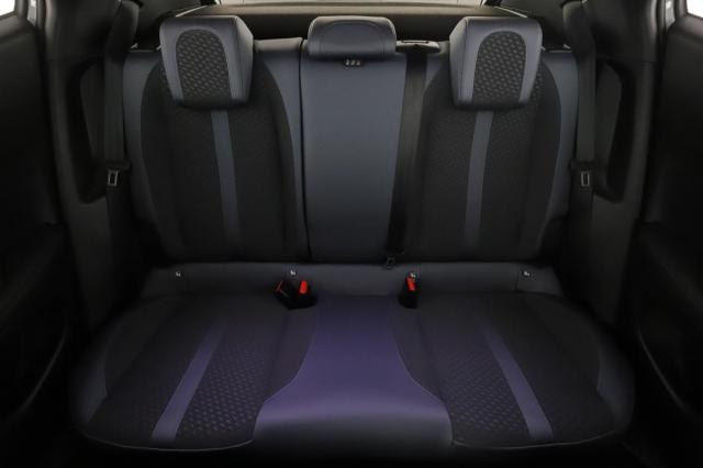 Peugeot 2008 image 2