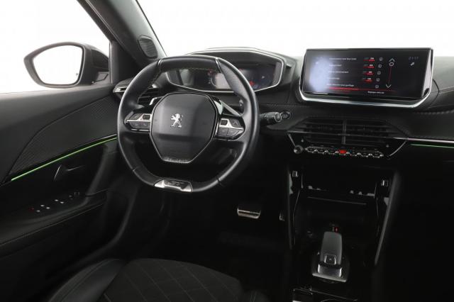 Peugeot 2008 image 6