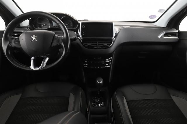 Peugeot 2008 image 8