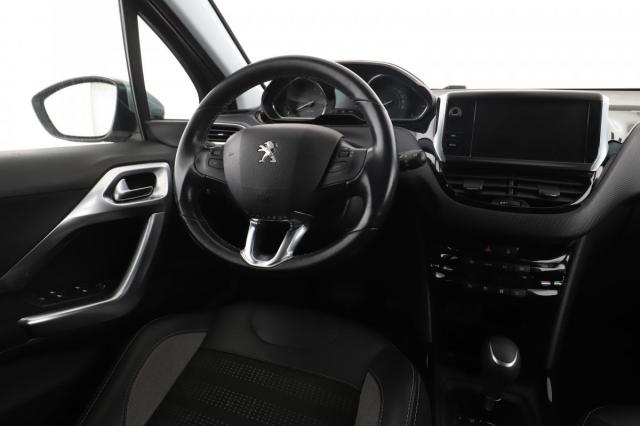 Peugeot 2008 image 6