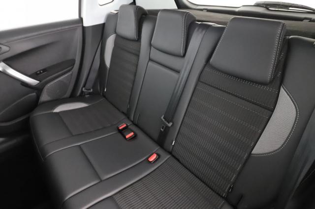 Peugeot 2008 image 1
