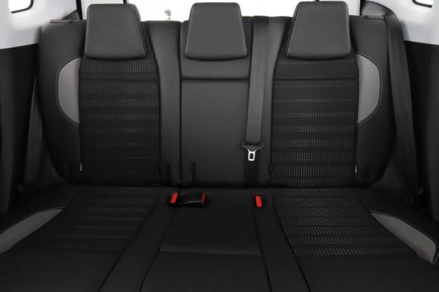 Peugeot 2008 image 7