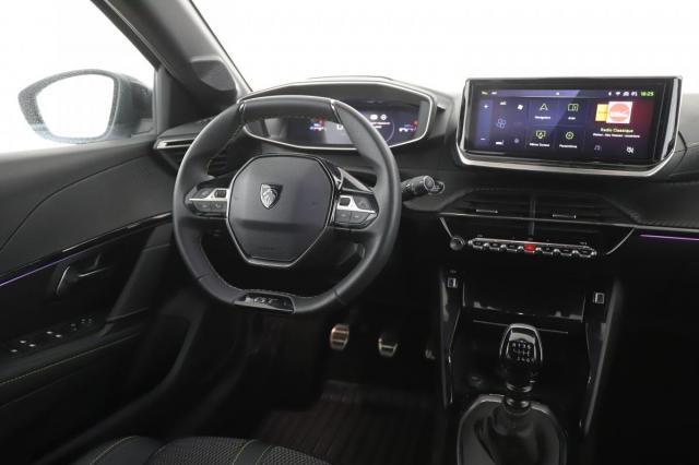Peugeot 208 image 9