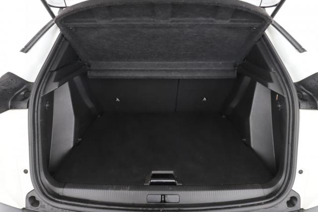 Peugeot 2008 image 8