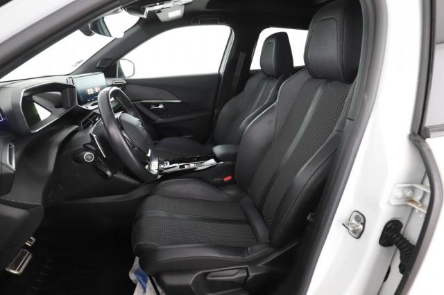 Peugeot 2008 image 7