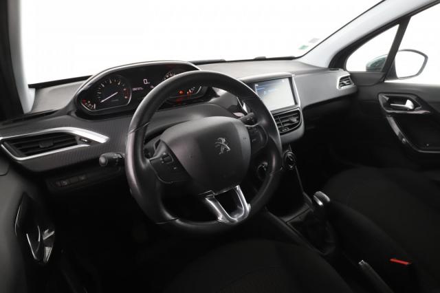 Peugeot 208 image 7
