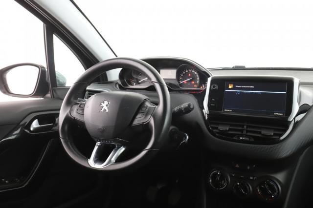Peugeot 208 image 6