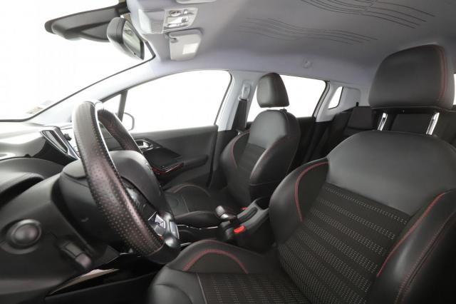 Peugeot 2008 image 9