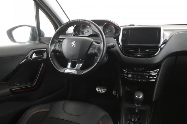 Peugeot 2008 image 2