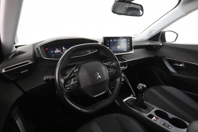 Peugeot 2008 image 8