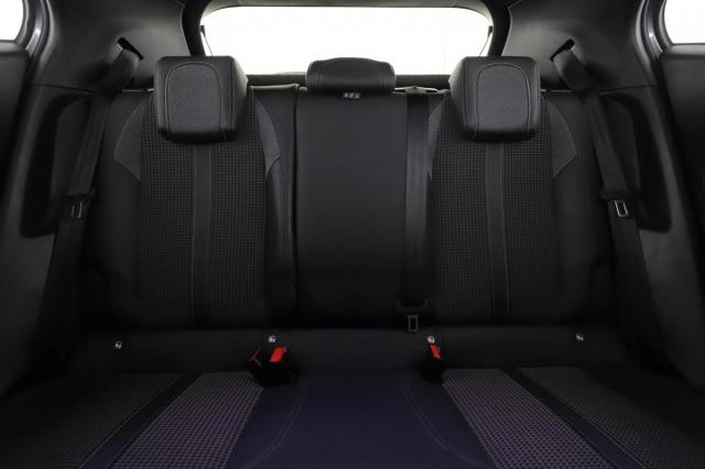 Peugeot 2008 image 9
