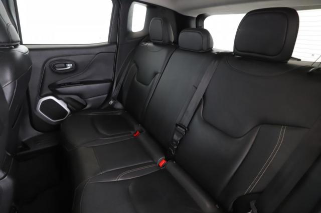Jeep Renegade image 9