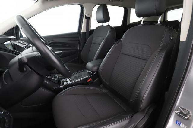 Ford Kuga image 9