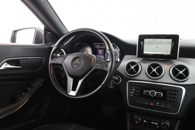 Mercedes Benz Cla image 9