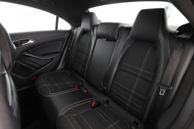 Mercedes Benz Cla image 6