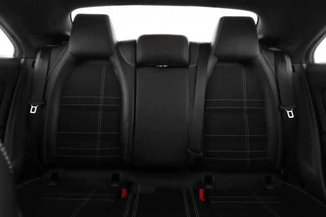 Mercedes Benz Cla image 5
