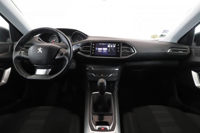 Peugeot 308 image 8