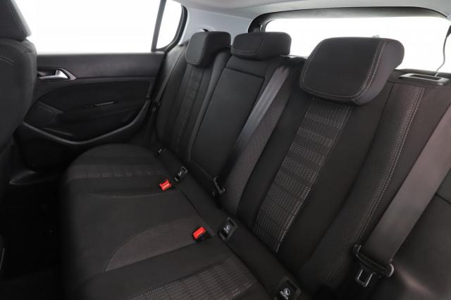 Peugeot 308 image 9