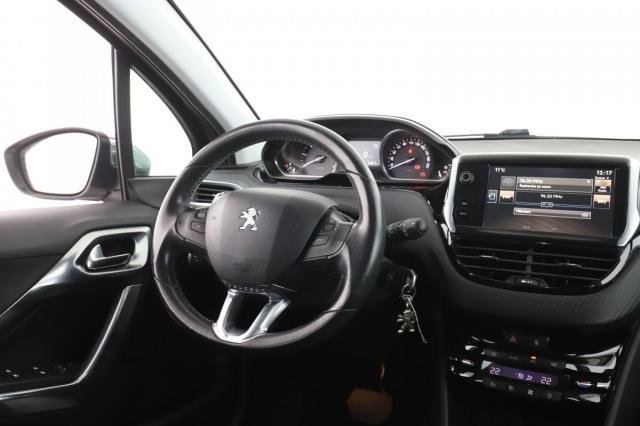 Peugeot 2008 image 8