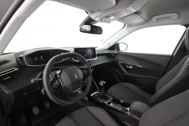 Peugeot 2008 image 2