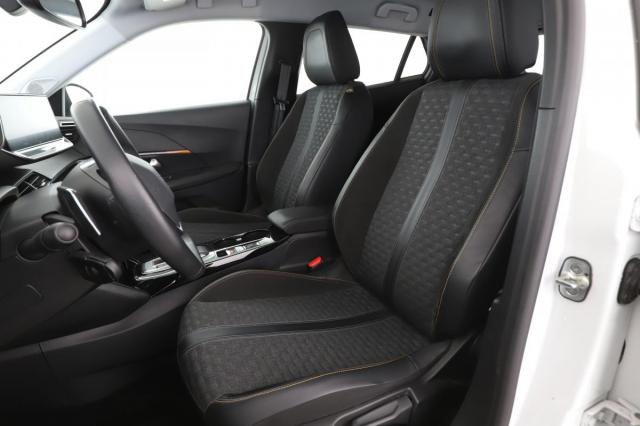 Peugeot 2008 image 6