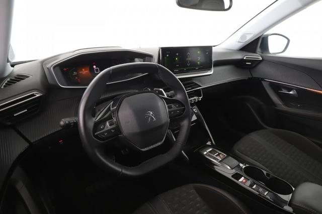Peugeot 2008 image 2