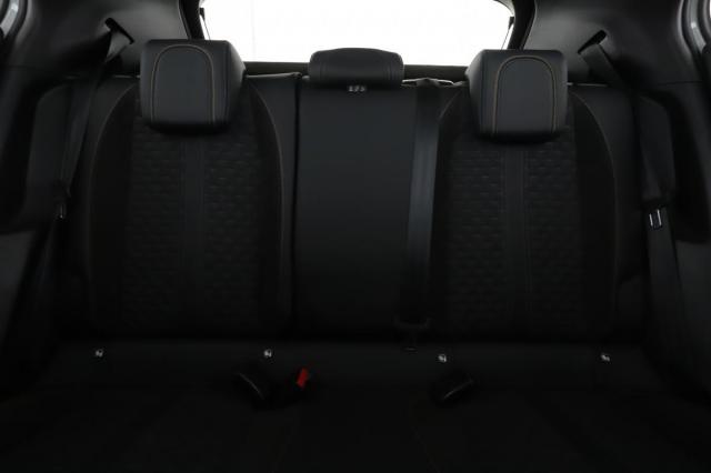 Peugeot 2008 image 5