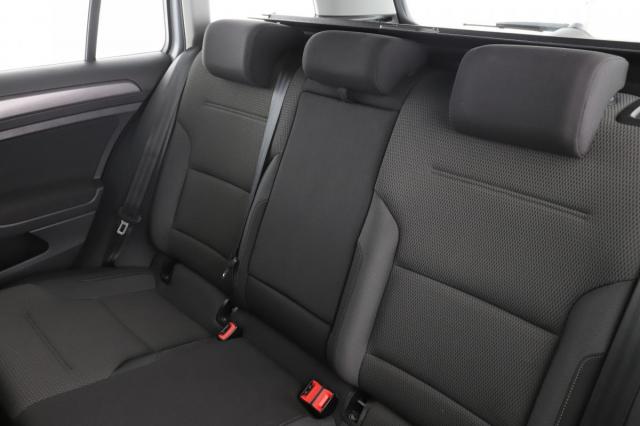 Volkswagen Golf Sw image 3