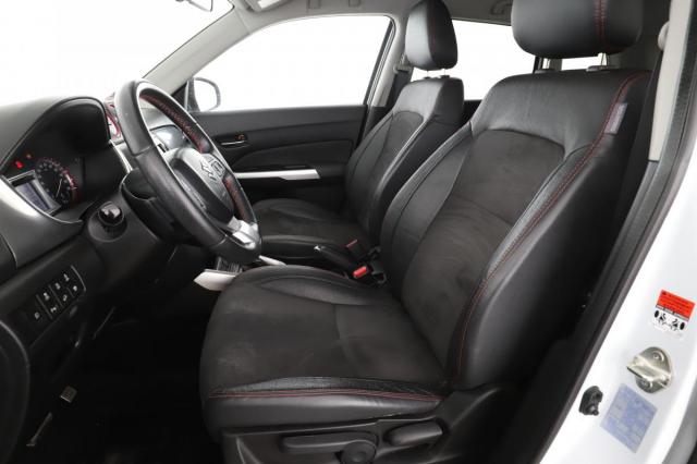 Suzuki Vitara image 7