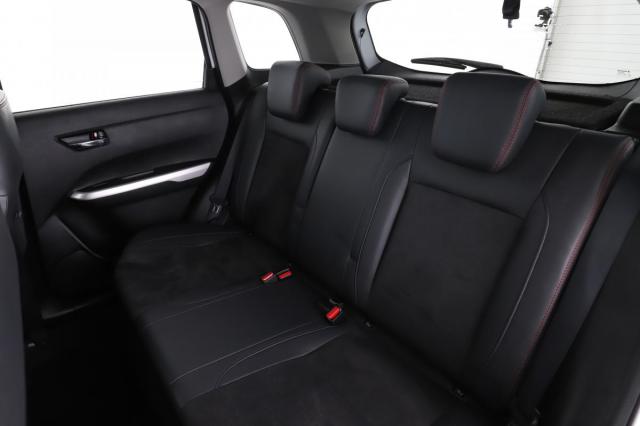Suzuki Vitara image 6