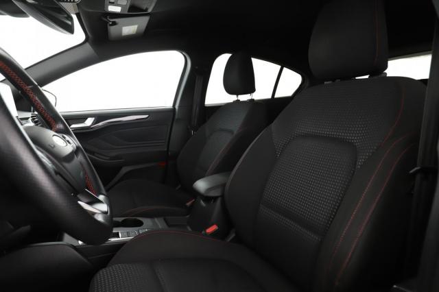 Ford Focus image 6